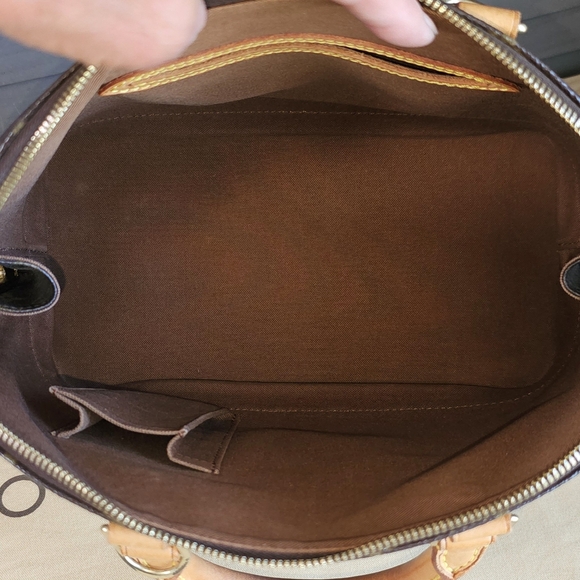 Authentic LOUIS VUITTON Monogram Alma PM Handbag - Picture 9 of 11